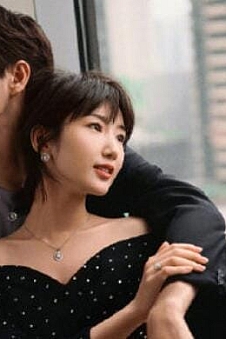 23岁未婚女爱上25岁离异男,婚后日子苦不堪言:前妻怀了他的娃